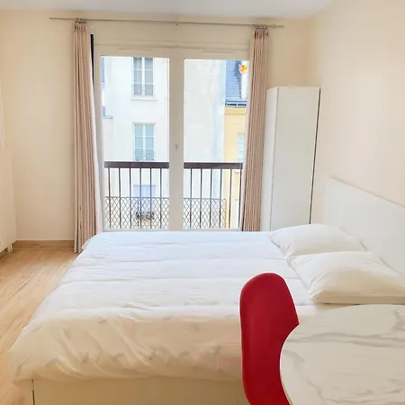 Entierement Renove Au Coeur Du Marais Paris